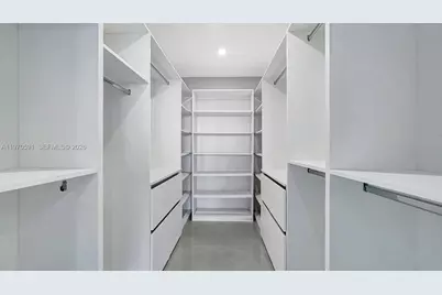 1000 E Island Blvd #1004, Aventura, FL 33160 - Photo 32