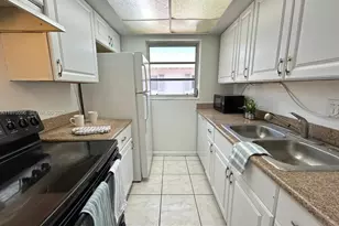 7426 SW 82nd St, Miami, FL 33143 - Photo 12