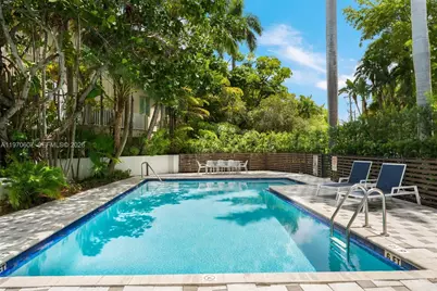 3560 W Fairview St, Miami, FL 33133 - Photo 32