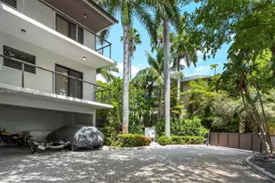 3560 W Fairview St, Miami, FL 33133 - Photo 10