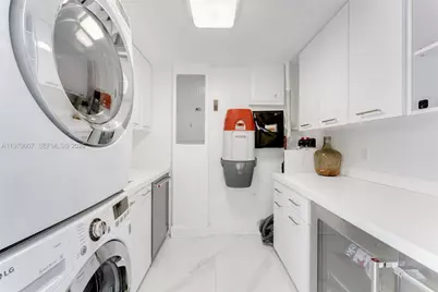 3560 W Fairview St, Miami, FL 33133 - Photo 18