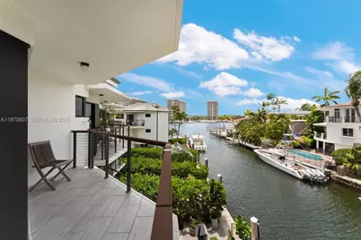 3560 W Fairview St, Miami, FL 33133 - Photo 48