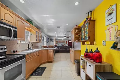 3140 NW 59th St, Miami, FL 33142 - Photo 14