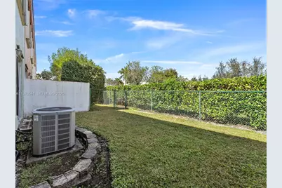 15111 NW 8th St, Pembroke Pines, FL 33028 - Photo 36