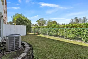 15111 NW 8th St, Pembroke Pines, FL 33028 - Photo 36