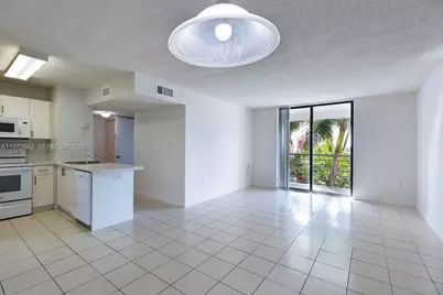 171 NW 97th Ave #506, Miami, FL 33172 - Photo 1