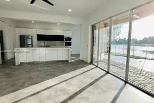 1887 Harbor View Cir, Weston, FL 33327 - Photo 4