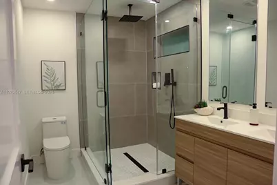 930 NE 163rd St, North Miami Beach, FL 33162 - Photo 14