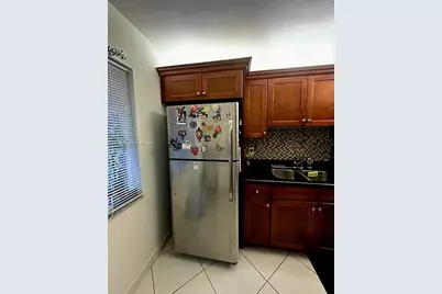327 Lakeview Dr #103, Weston, FL 33326 - Photo 6