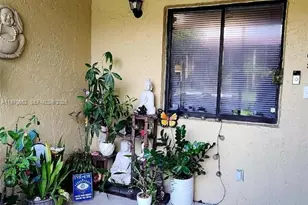 327 Lakeview Dr, Weston, FL 33326 - Photo 20