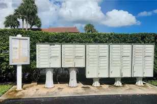 327 Lakeview Dr, Weston, FL 33326 - Photo 22