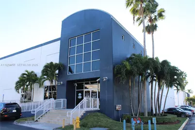 7620 NW 25 Street #1, Miami, FL 33122 - Photo 2