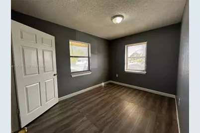 2401 NW 15th St #1, Fort Lauderdale, FL 33311 - Photo 6