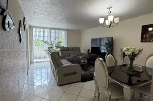 10090 NW 80th Ct, Hialeah Gardens, FL 33016 - Photo 8