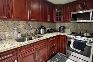 10090 NW 80th Ct, Hialeah Gardens, FL 33016 - Photo 4