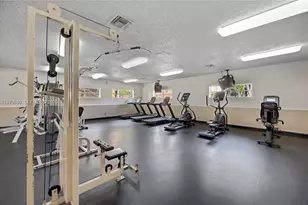 18336 NW 68th Ave, Hialeah, FL 33015 - Photo 18