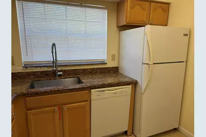 2091 NW 96th Ter #13E, Pembroke Pines, FL 33024 - Photo 12