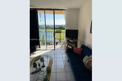 9688 Fontainebleau Blvd #409, Miami, FL 33172 - Photo 4