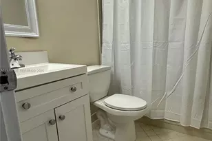 201 Lake Pointe Dr, Oakland Park, FL 33309 - Photo 8