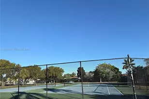 201 Lake Pointe Dr, Oakland Park, FL 33309 - Photo 20