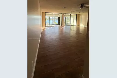 201 Lake Pointe Dr #202, Oakland Park, FL 33309 - Photo 4