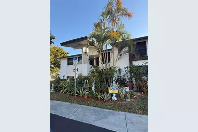 201 Lake Pointe Dr #202, Oakland Park, FL 33309 - Photo 16