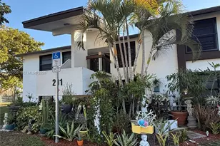 201 Lake Pointe Dr, Oakland Park, FL 33309 - Photo 16