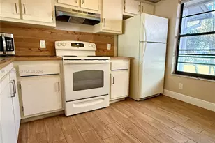 201 Lake Pointe Dr, Oakland Park, FL 33309 - Photo 14