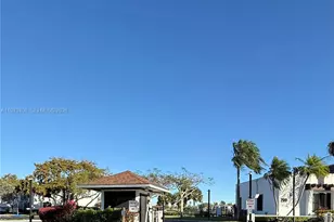 201 Lake Pointe Dr, Oakland Park, FL 33309 - Photo 2