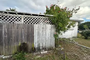 521 NW 189th Terrace, Miami Gardens, FL 33169 - Photo 24