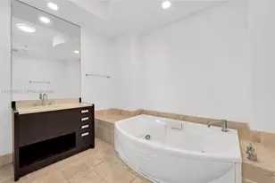 18201 Collins Ave, Sunny Isles Beach, FL 33160 - Photo 36