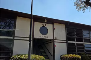 9842 Belfort Circle, Tamarac, FL 33321 - Photo 4