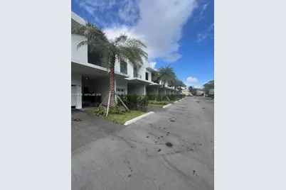 2526 Pierce St #12, Hollywood, FL 33020 - Photo 2