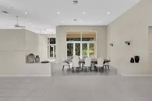 2756 Meadowood Dr, Weston, FL 33332 - Photo 10