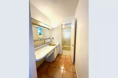 1658 Bay Rd #203, Miami Beach, FL 33139 - Photo 18