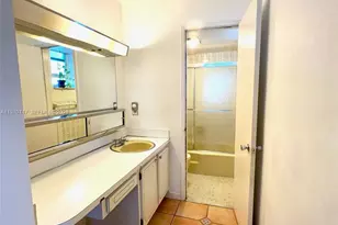 1658 Bay Rd, Miami Beach, FL 33139 - Photo 18