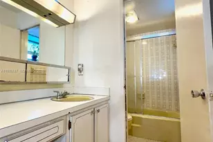 1658 Bay Rd, Miami Beach, FL 33139 - Photo 26