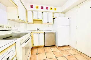 1658 Bay Rd, Miami Beach, FL 33139 - Photo 2