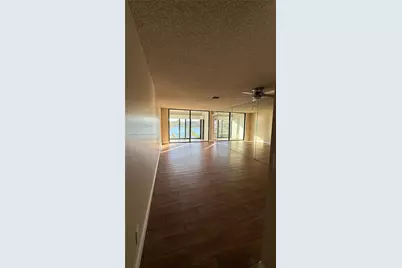 201 Lake Pointe Dr #202, Oakland Park, FL 33309 - Photo 8