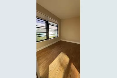 201 Lake Pointe Dr #202, Oakland Park, FL 33309 - Photo 12