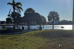 201 Lake Pointe Dr, Oakland Park, FL 33309 - Photo 22