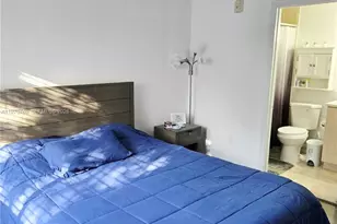 7985 NW 8th St, Miami, FL 33126 - Photo 12