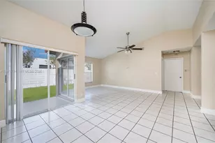 210 SW 98th Terrace, Pembroke Pines, FL 33025 - Photo 16