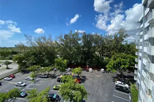 1300 NE Miami Gardens Dr, Miami, FL 33179 - Photo 30