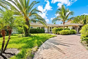 4231 NE 16th Ave, Oakland Park, FL 33334 - Photo 2