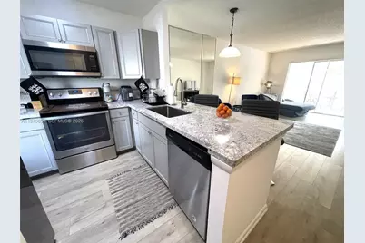 5102 NW 36th St #611, Lauderdale Lakes, FL 33319 - Photo 1