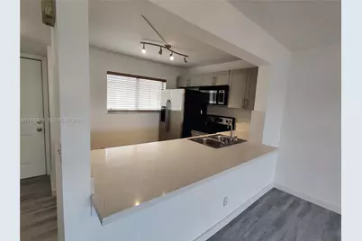 17000 NW 67th Ave #417, Hialeah, FL 33015 - Photo 2