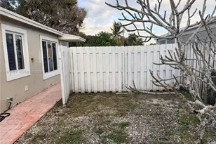 1320 N 69th Way, Hollywood, FL 33024 - Photo 12
