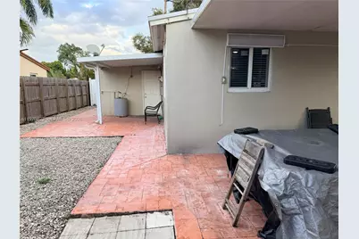 1320 N 69th Way, Hollywood, FL 33024 - Photo 16