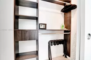 227 NE 2nd St, Miami, FL 33132 - Photo 16